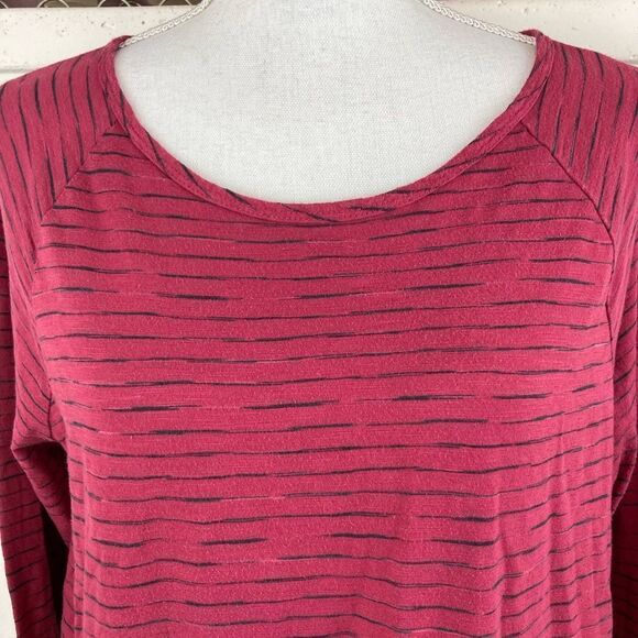 Habitat oversized abstract striped berry top w/pockets fits M or L - Picture 3 of 7